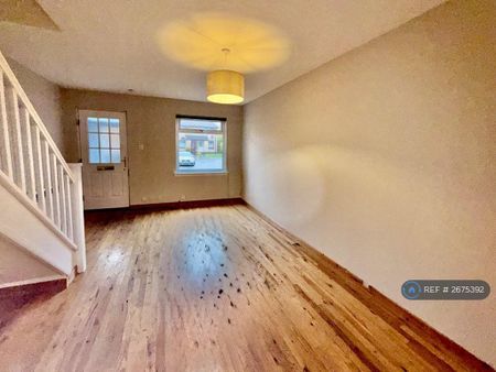 2 bedroom terraced house to rent - Photo 2