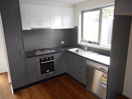 Light & Bright Two Bedroom Townhouse - Photo 5