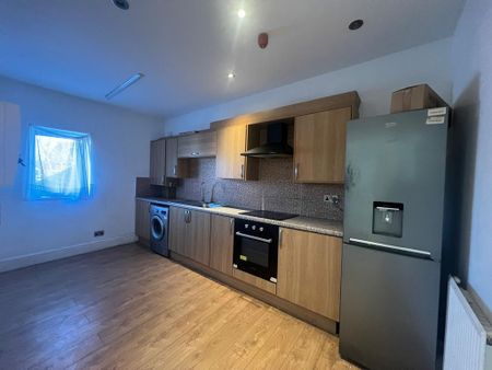 2 bedroom flat to rent - Photo 2