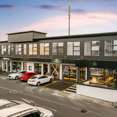 Luxe Living Awaits! - Photo 3