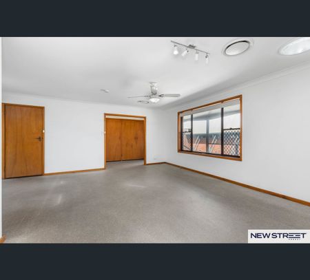 28 Josephson Street, Swansea, NSW 2281 - Photo 4