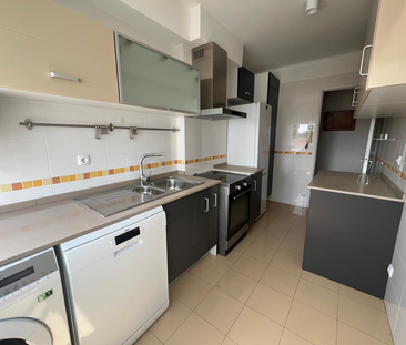 Apartamento T3 para arrendamento sem móveis no centro da Parede - Photo 4