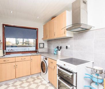 2 bedroom end of terrace house to rent - Photo 4