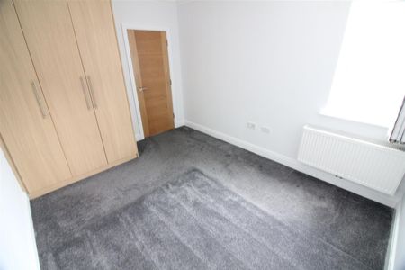 Regina Road, Southall - Photo 5