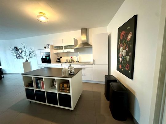 Modern appartement met 1 slaapkamer, gelegen in het centrum van Maaseik. - Photo 1