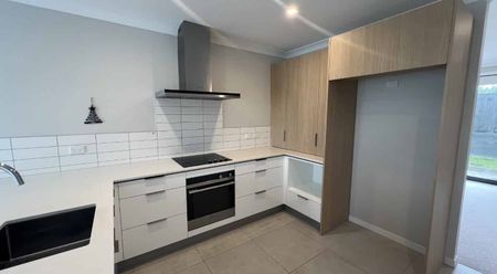 21 Koura Drive, Red Beach - Photo 2