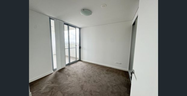 One Bedroom Apartment For Lease - Photo 1