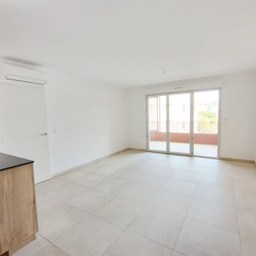F3 neuf centre Saint Raphaël - Photo 1