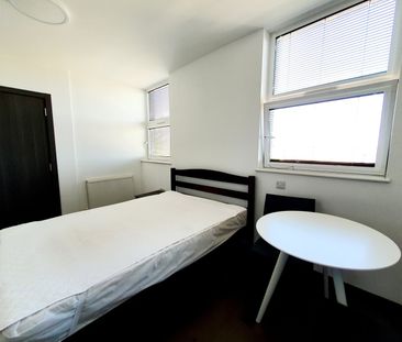 Studio Flat to rent - Parish Lane, London, SE20 - Photo 4