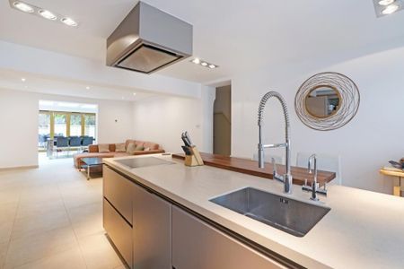 5 bedroom semi-detached house to rent - Photo 4