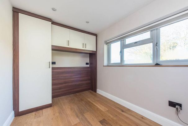 4 bedroom terraced house to rent - Photo 1