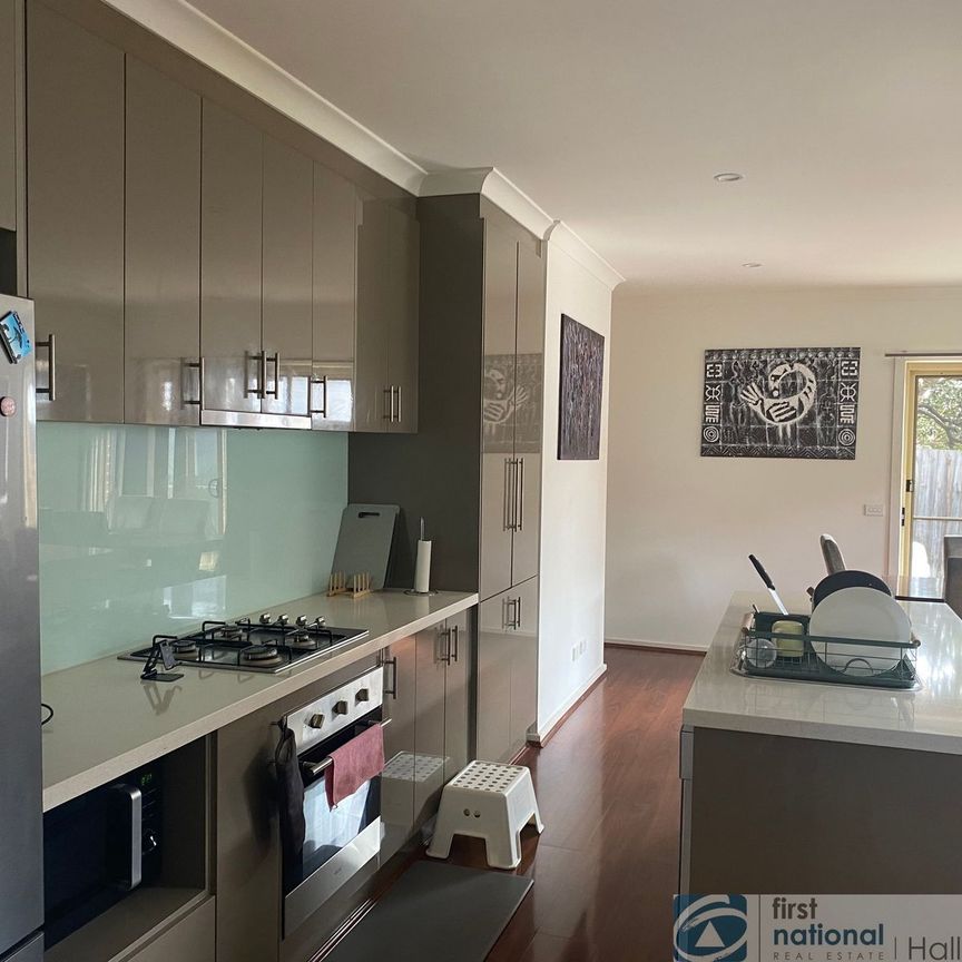 Well presented 3 Bedroom Unit - Photo 1