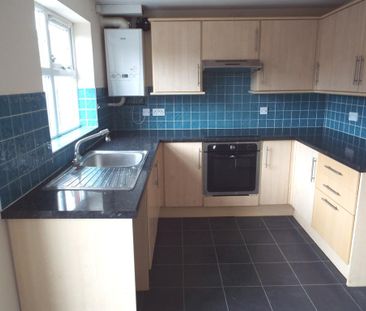 3 bedroom semi-detached house to rent - Photo 4