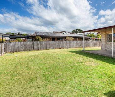 Great family home with large yard in great location! - Photo 3