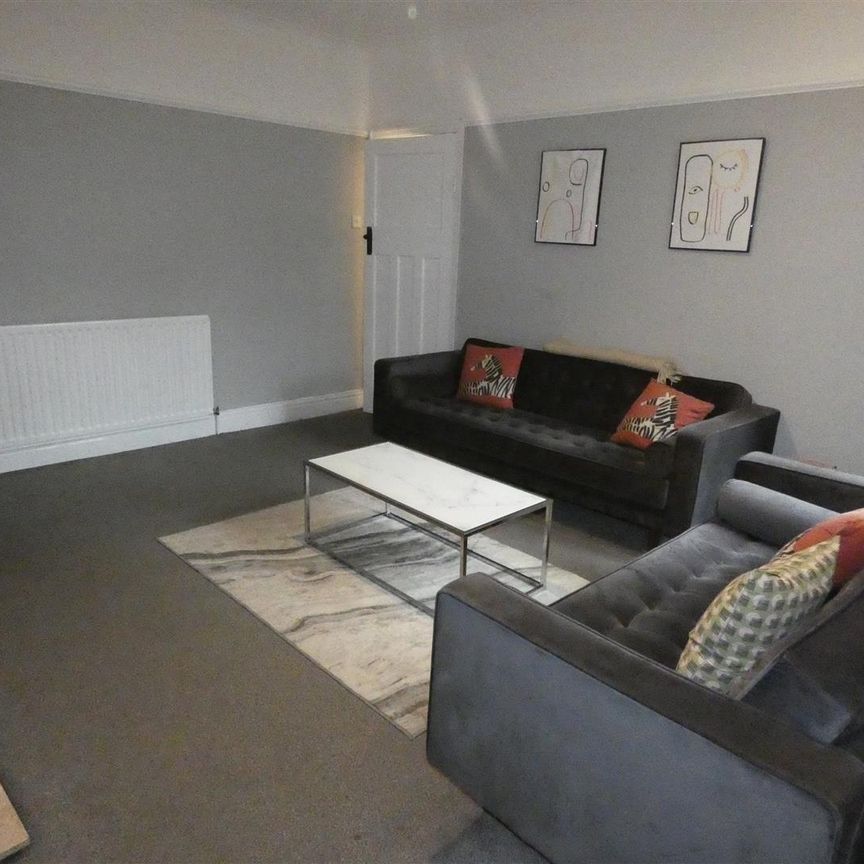2 bed flat to rent in Chillingham Road, Heaton - Photo 1