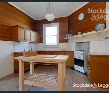 Stylish 2 Bed Home! - Photo 3