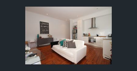 Bronte Beauty - moments to the sand and surf - Photo 2