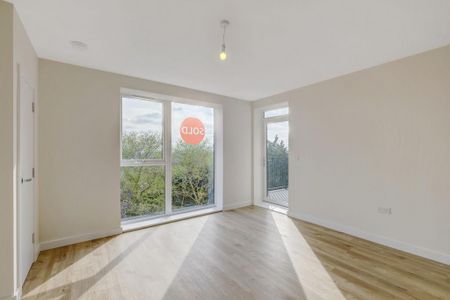 1 bedroom flat to rent - Photo 2