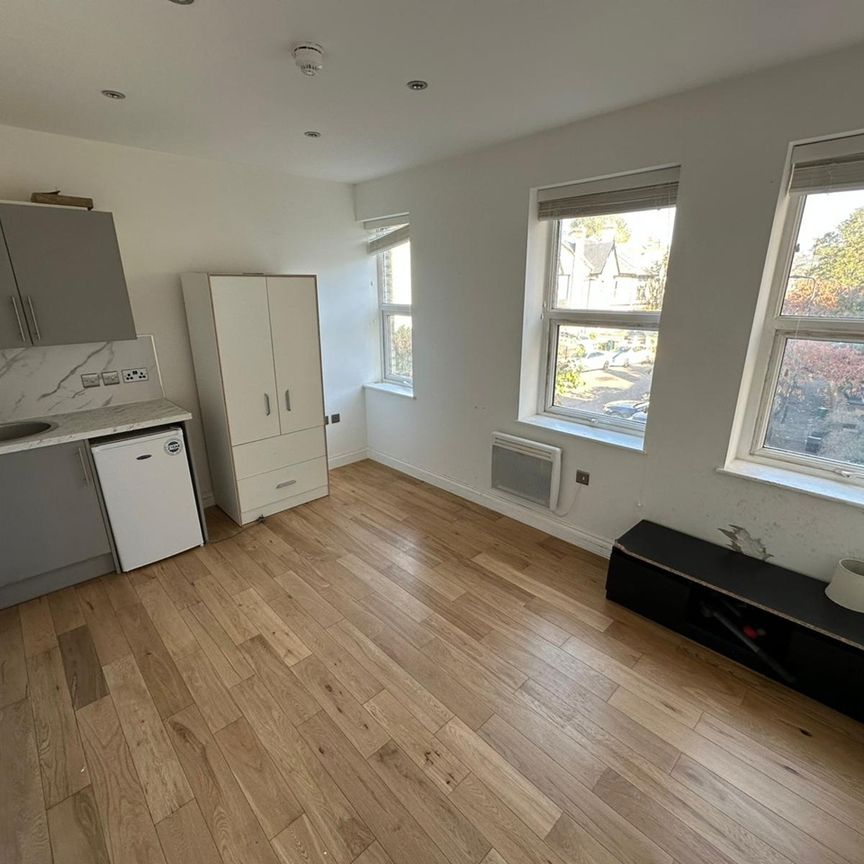 Studio Flat, Avington Grove, SE20 - Photo 1