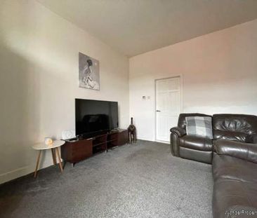 2 bedroom property to rent in Oldham - Photo 6