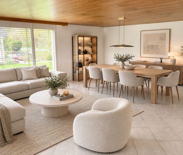 Renoviertes Einfamilienhaus mit Grünblick, Doppelgarage, Cheminée u... - Foto 1