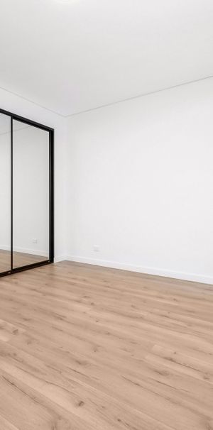 Modern affordable 1 bedroom unit 25% below market rent - Photo 1