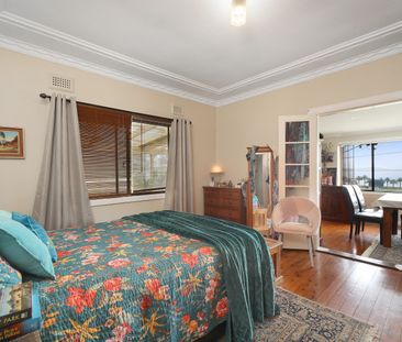 2A Kendall Street, Gosford NSW 2250 - House For Rent | Domain - Photo 2