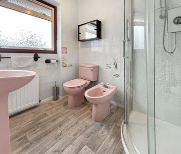 3 bedroom detached bungalow to rent - Photo 5