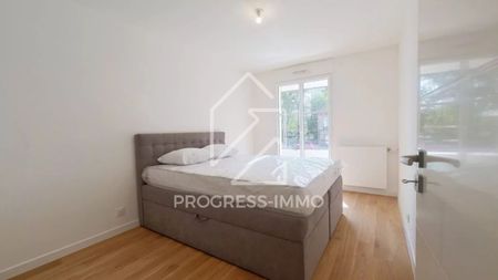 Location Appartement 3 pièces 72m² ST MAUR DES FOSSES 94100 - Photo 3