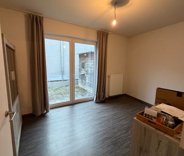 Gezellige rijwoning met garage in centrum Wingene! - Photo 1