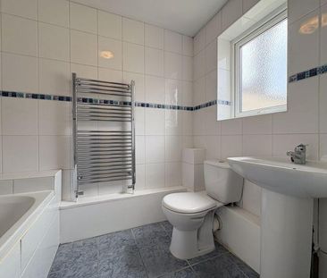 2 bedroom ground floor flat to rent - Photo 4