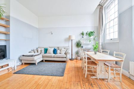 3 bedroom flat to rent - Photo 2