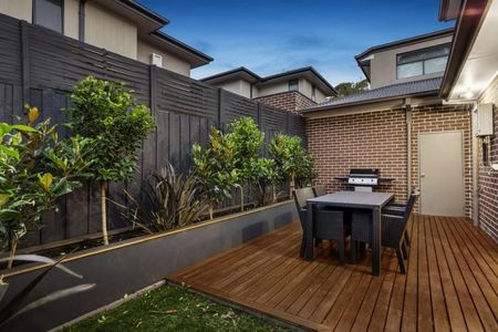 2/16 South Parade, Blackburn VIC 3130 - Townhouse For Rent | Domain - Photo 3