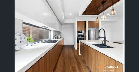 🌿 Modern Living, Elegant Comfort & Prime Convenience 19 Eiffel Avenue, Bonnie Brook VIC 3335 - Photo 5