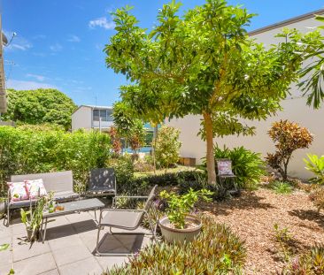 Gorgeous Townhouse in North Ward! - Photo 4