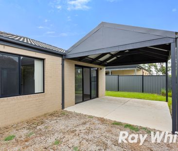 36 Bonneville Parade, Pakenham VIC 3810 - House For Rent | Domain - Photo 3