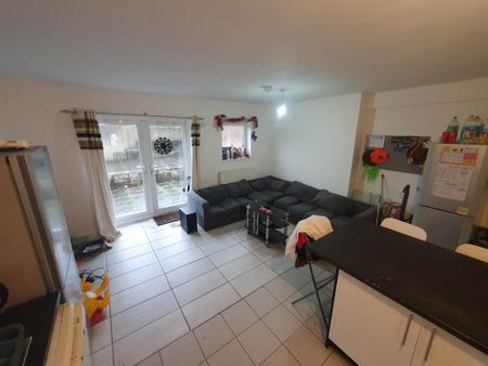 8 bedroom house to rent - Photo 2