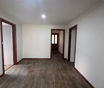 Large Family Home! - Photo 1