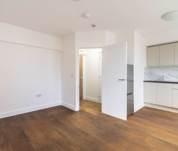 Studio Flat, Ballards Lane, N3 - Photo 1