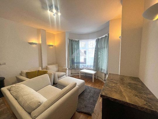 3 Bedroom Flat To Rent - Photo 1