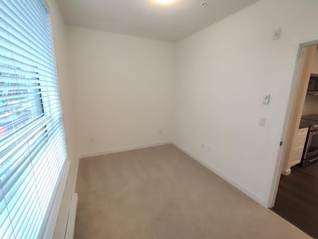 Brand New Spacious Three Bedroom in Fleetwood Village - Photo 5