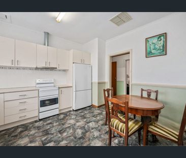 Hi, I’m comfortable, convenient living with endless potential in th... - Photo 6