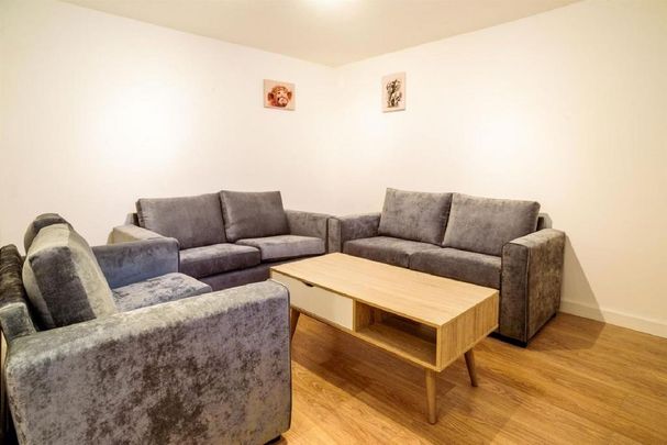 1 bedroom in a house share to rent - Photo 1