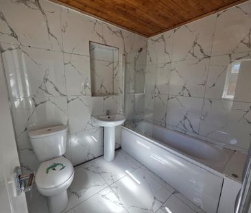 3 bedroom terraced house to rent - Photo 6