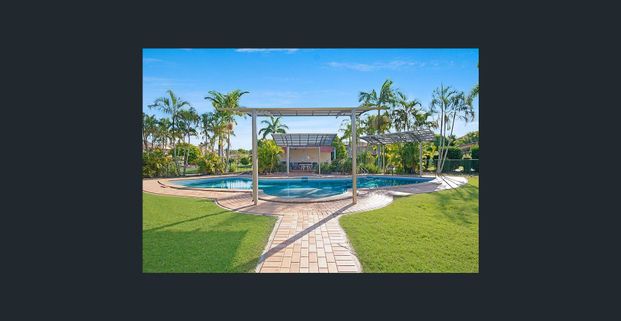 2 AIRCONS CLOSE TO SCHOOL SHOPPING & BUS - Photo 1