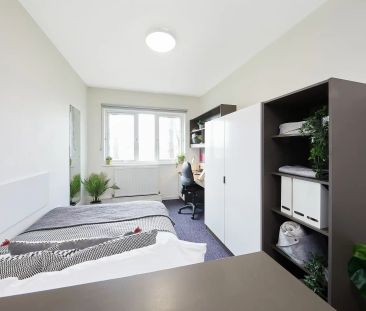 Self Contained Studio - Photo 2