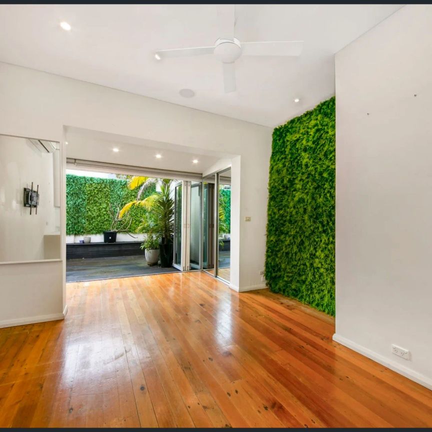 Stylish City-Fringe Living in the Heart of Glebe - Photo 1