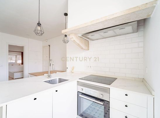 Almada, Setúbal Municipality - Photo 1