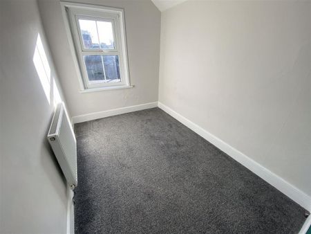 3 bedroom end of terrace house to rent - Photo 5