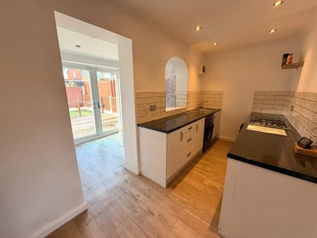 3 bedroom House To Let - Photo 5